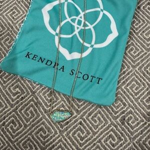 Kendra Scott necklace